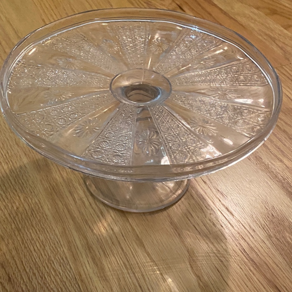 Elegant vintage Clear Glass Cake Stand